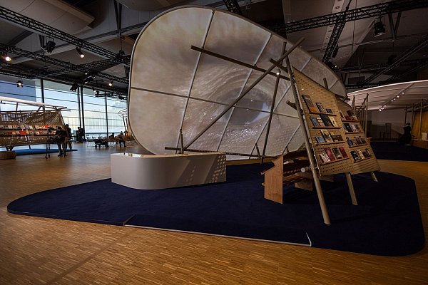 Luftig und hell: Der Pavillon der Philippinen. - © Hannes P. Albert/dpa