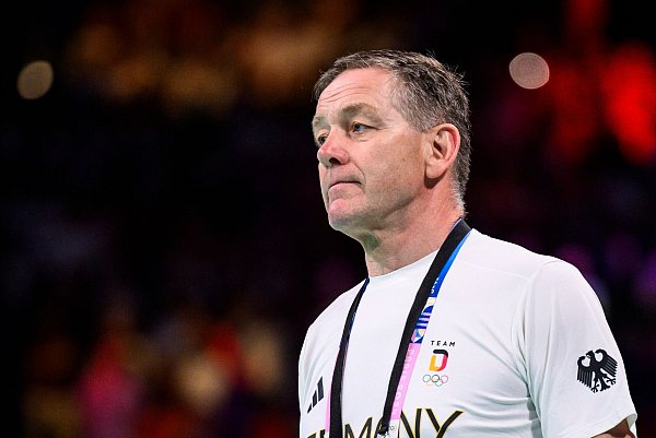Alfred Gislason will nach der Heim-WM 2027 als Bundestrainer aufhören. - © Tom Weller/dpa