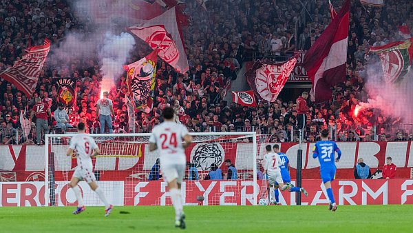 Aufsteiger Kiel wird im Pokal zum Aufbaugegner für den 1. FC Köln. - © Rolf Vennenbernd/dpa