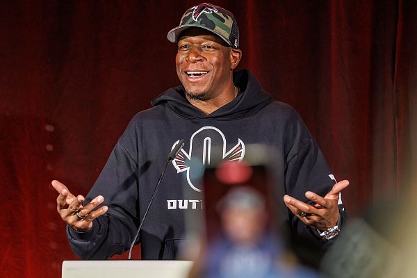 Falcons-Coach Raheem Morris freut sich auf das Berlin Game gegen die Indianapolis Colts. - © Andreas Gora/dpa