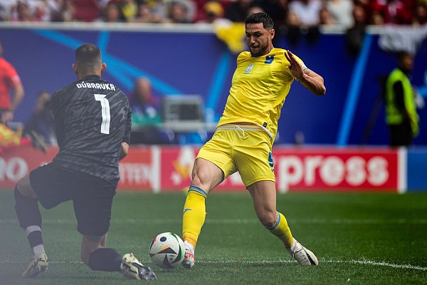 Schoss die Ukraine zum Sieg: Roman Jaremtschuk (r). - © Rolf Vennenbernd/dpa