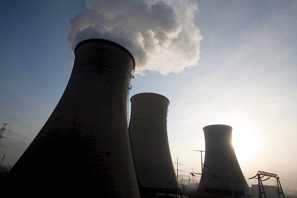 Die energiebezogenen Treibhausgas-Emissionen hatten 2023 erstmals eine Klimawirkung von mehr als 40 Milliarden Tonnen CO2. (Archivbild) - © epa Zuo Xiaoming/EPA/dpa