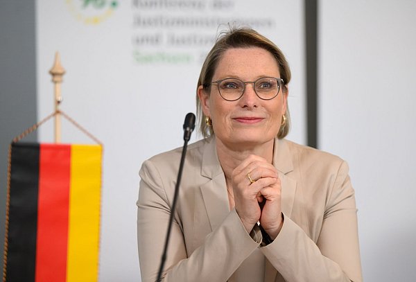 Bundesjustizministerin Stefanie Hubig (SPD) war vor ihrem Amtsantritt Bildungsministerin in Rheinland-Pfalz. - © Robert Michael/dpa