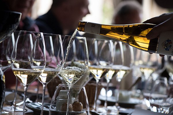 Alkohol ist ein Risikofaktor für die Gesundheit unseres Herzens. - © Franziska Gabbert/dpa-tmn