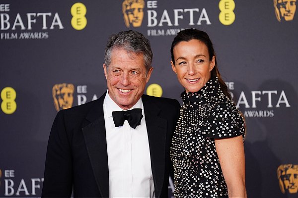 Hugh Grant und Anna Elisabet Eberstein sind seit 2018 verheiratet. (Archivbild) - © James Manning/PA Wire/dpa