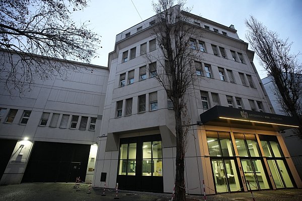 In dieser Wiener Justizvollzugsanstalt sitzt Benko in U-Haft. - © Georg Hochmuth/APA/dpa