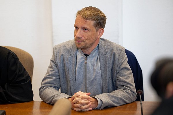 Er wolle das Thema einfach beenden, sagte Pocher. - © Henning Kaiser/dpa