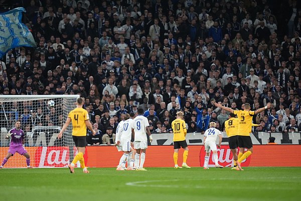 Nmechas Treffer zum 0:1 war ein Traumtor. - © Marcus Brandt/dpa