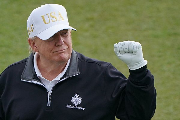 US-Präsident Donald Trump hat seinen Besuch zum Auftakt des Ryder Cups angekündigt. - © Jane Barlow/PA Wire/dpa