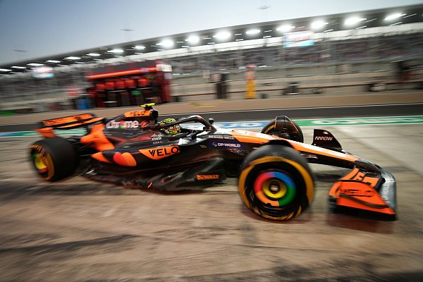 Für McLaren geht es um den Team-Titel. - © Darko Bandic/AP/dpa