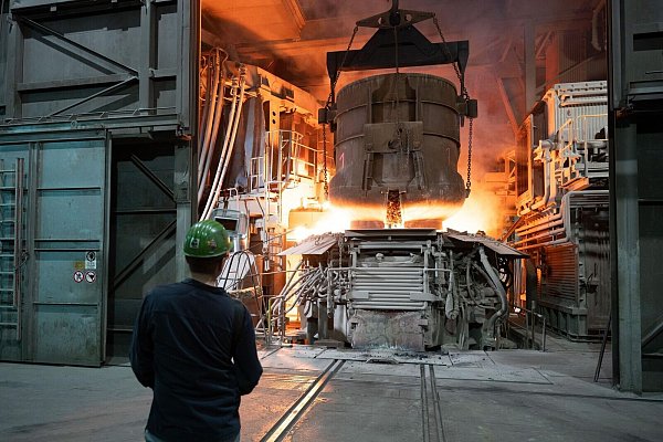 Zum «Stahlgipfel» im Bundeskanzleramt werden auch die Ministerpräsidenten der Länder mit Stahlerzeugung erwartet. (Archivbild) - © Sebastian Kahnert/dpa