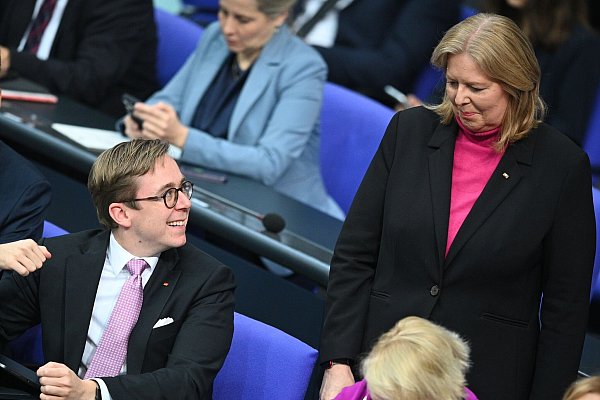 Arbeitsministerin Bärbel Bas (SPD) und der Digital-Staatssekretär Philipp Amthor (CDU) . - © Niklas Graeber/dpa