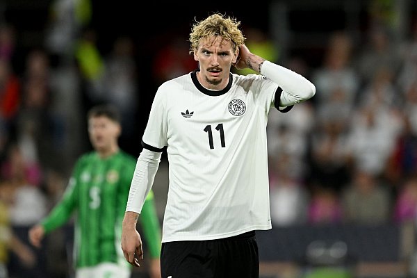 Nick Woltemade steht vor seinem Debüt für Newcastle United. (Archivbild) - © Marius Becker/dpa