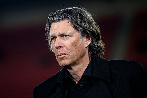 Der frühere Schiedsrichter Urs Meier wirft der UEFA «komische» Kommunikation vor. - © Tom Weller/dpa