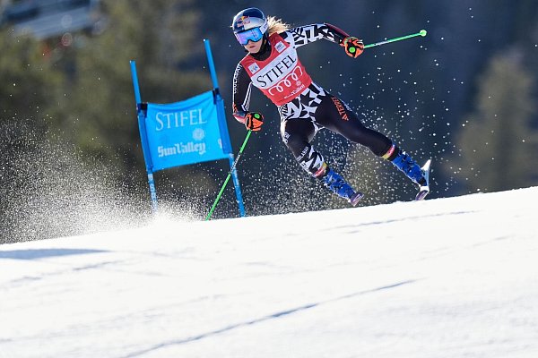 Ein Sturz kostete Alice Robinson aus Neuseeland den Sieg in der Riesenslalom-Wertung. - © Robert F. Bukaty/AP/dpa