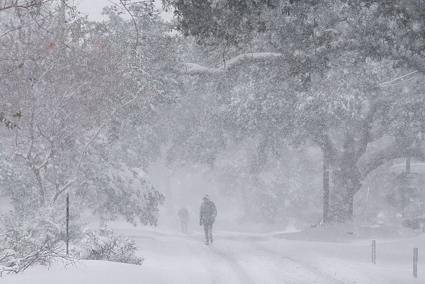 In New Orleans fielen mehr als 20 Zentimeter Schnee. - © Gerald Herbert/AP/dpa