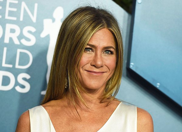 Jennifer Aniston lernt etwas Neues über ihre Kollegin und Freundin Reese Witherspoon. (Archivbild) - © Jordan Strauss/Invision/AP/dpa