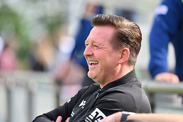 Der neue Mann an der Seitenlinie von Hannover 96: Christian Titz. - © Swen Pförtner/dpa