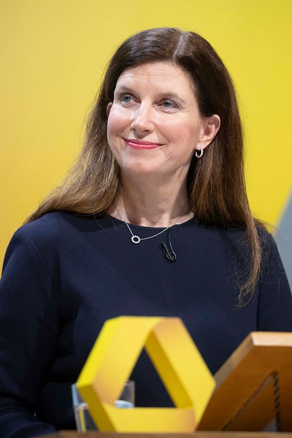 Seit drei Monaten Chefin eines Dax-Konzerns: Bettina Orlopp - © Helmut Fricke/dpa
