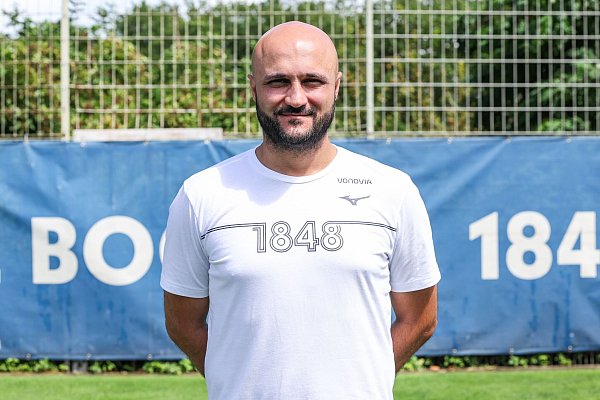Murat Ural arbeitet vorerst zusammen mit Markus Feldhoff beim VfL Bochum. - © Tim Rehbein/dpa