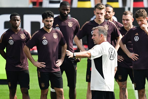 Das DFB-Team beim Training in im Al-Shamal Stadion. - © Federico Gambarini/dpa