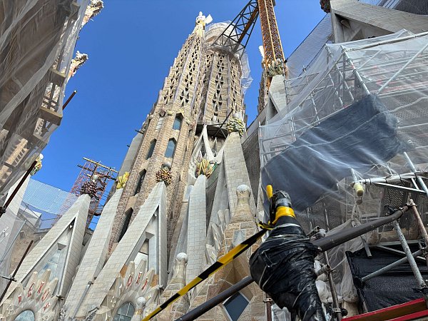 Die finale Bauphase an der Sagrada Família beginnt nun. (Archivbild) - © Jan-Uwe Ronneburger/dpa