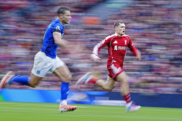 Bei Liverpool 2:1-Sieg gegen den FC Everton wurde Florian Wirtz erst nach einer Stunde eingewechselt. - © Peter Byrne/PA Wire/dpa