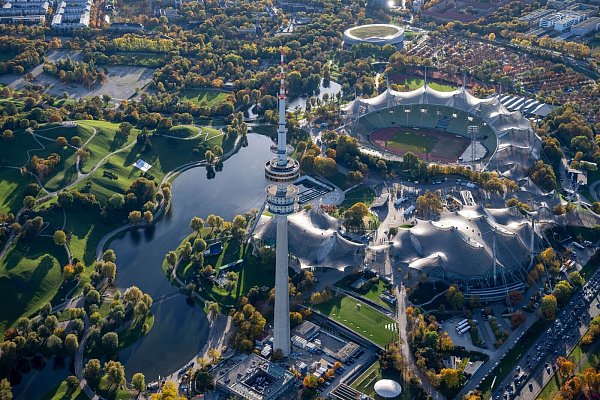 Das Olympiazentrum mit dem ikonischen Olympiastadion soll das Zentrum der Spiele in München werden. - © Peter Kneffel/dpa