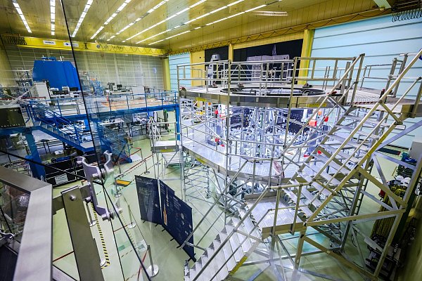 Aus Deutschland kommen Teile für die Mondmissionen. (Archivbild) - © Sina Schuldt/dpa