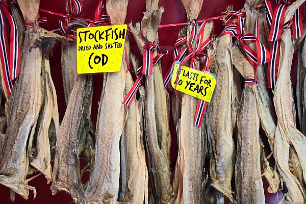 Stockfisch in Bryggen: Kaufleute der Lübecker Hanse verschifften ihn weiter in Europa, und Bergen wurde reich. - © Bettina Hagen/dpa-tmn
