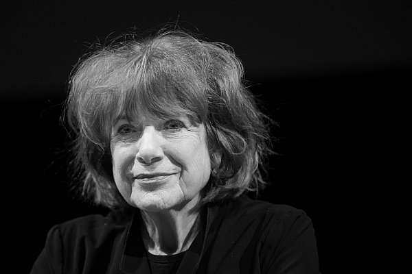Die Schauspielerin Hannelore Hoger stirbt kurz vor Weihnachten (Archivbild) - © picture alliance / Rolf Vennenbernd/dpa