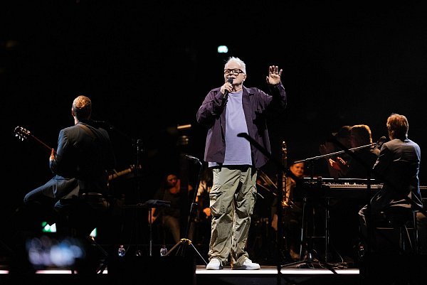 Herbert Grönemeyer bringt ein neues Unplugged-Album heraus. (Archivbild) - © Rolf Vennenbernd/dpa