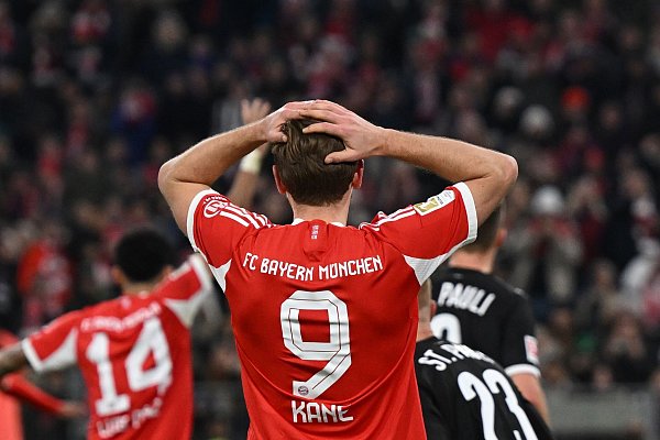 Harry Kane reagiert frustriert nach einer Torchance. - © Sven Hoppe/dpa