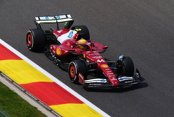 Der Ferrari funktioniert noch nicht so, wie Hamilton das will. - © Bradley Collyer/PA Wire/dpa