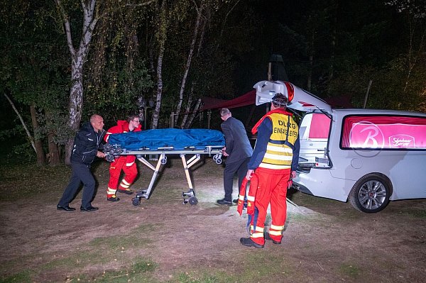 Die Polizei geht derzeit von einem Unglücksfall aus. - © News5 / René Schröder/NEWS5/dpa