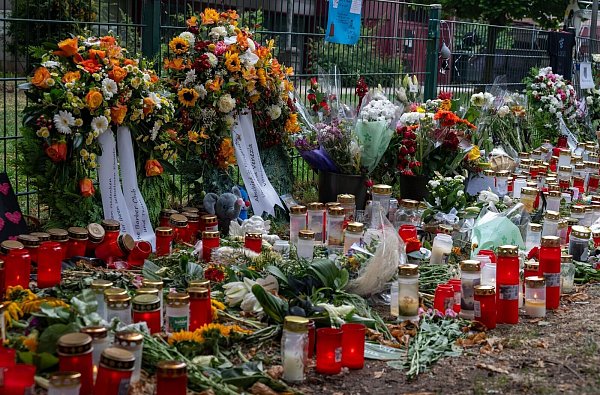 Laut Staatsanwaltschaft wurde der Polizist von sechs Schüssen getroffen. (Archivbild) - © Harald Tittel/dpa