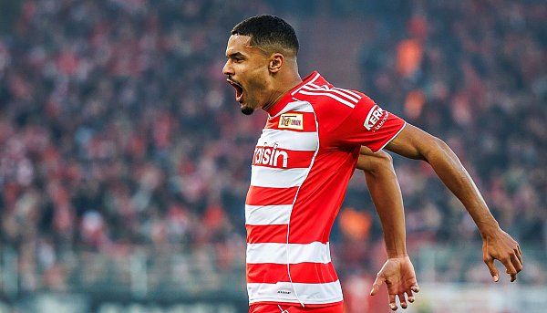 Wenn die Stimmung in der Försterei explodiert: Erst recht bei Toren wie von Danilho Doekhi gegen die Bayern. - © Andreas Gora/dpa