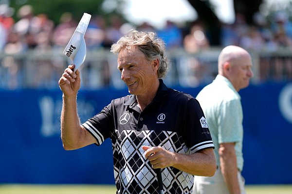 Bernhard Langer nimmt Abschied vom Augusta National Golf Club. - © Charlie Neibergall/AP/dpa