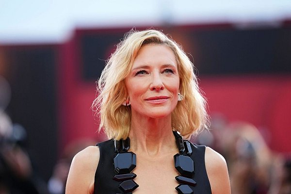 Cate Blanchett ist im Wettbewerbsfilm «Father Mother Sister Brother» dabei. - © Scott A Garfitt/Invision/AP/dpa