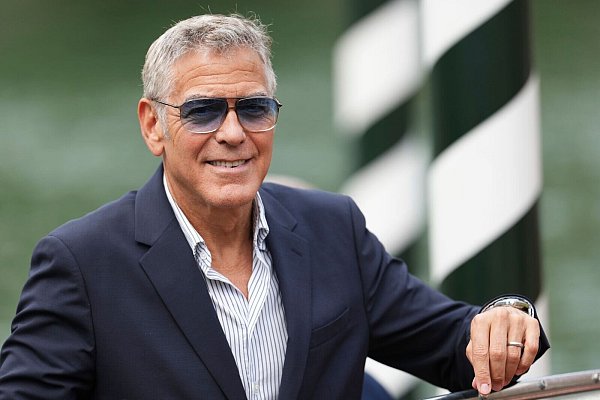 George Clooney ist im Wettbewerbsfilm «Jay Kelly» zu sehen. - © Scott A Garfitt/Invision/AP/dpa