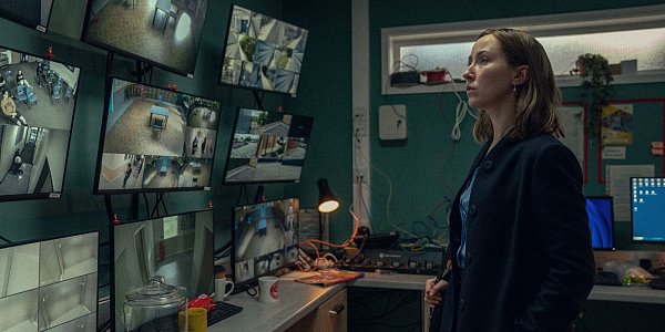 Erin Doherty spielt eindrucksvoll die Psychologin Briony Ariston in der britischen Netflix-Serie «Adolescence». - © -/Netflix/dpa