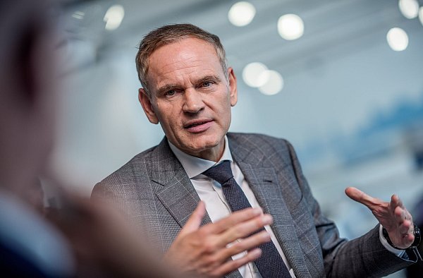 Blume: «Um eine erfolgreiche Zukunft dieses Unternehmens zu sichern, ist die Kostenarbeit entscheidend.» - © Michael Kappeler/dpa