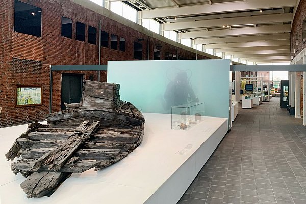 Was von ihr übrig blieb: die hölzernen Reste der «Wilhelmine». - © Wolfgang Stelljes/dpa-tmn