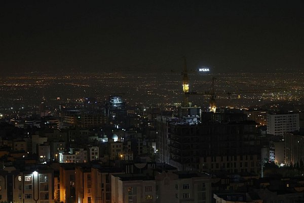 Im Zentrum der iranischen Hauptstadt waren Explosionen zu hören. - © Vahid Salemi/AP