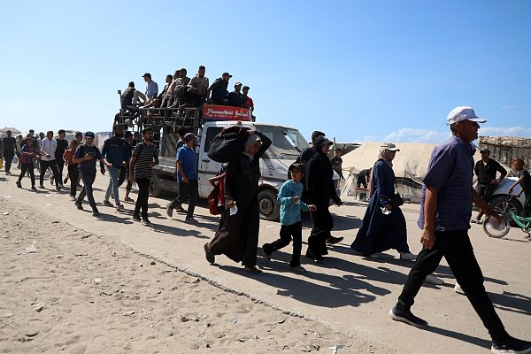 Viele Palästinenser sind seit Beginn der Waffenruhe in den Norden des Gazastreifens zurückgekehrt. - © Rizek Abdeljawad/XinHua/dpa
