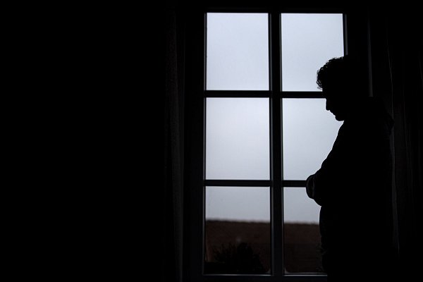 Der «Negativity Bias» beeinflusst nicht nur unsere Wahrnehmung, sondern letztlich auch unsere Stimmung. (Symbolbild) - © Sina Schuldt/dpa/dpa-tmn