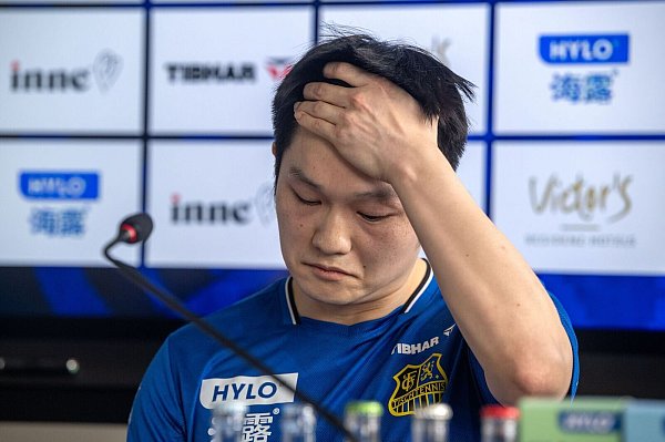 Fan Zhendong beim 1. FC Saarbrücken. - © Harald Tittel/dpa