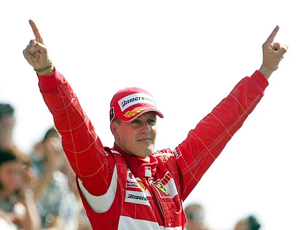 2006 fährt Michael Schumacher seine letzte Saison für Ferrari, jetzt wird sein rotes Rennauto aus der WM-Saison 2006 wird versteigert. - © Gero Breloer/dpa