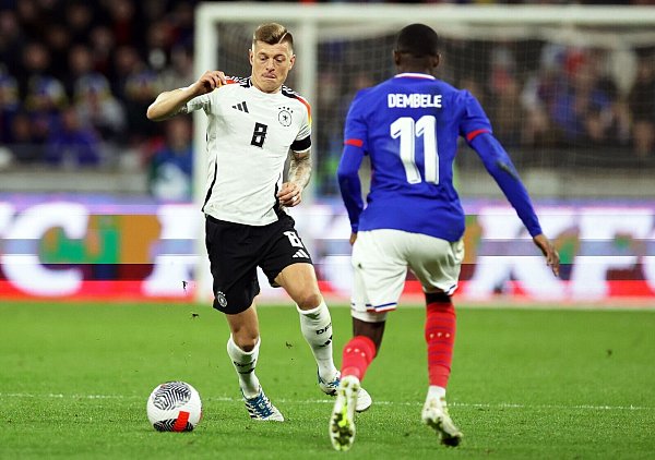 Im März 2024 feierte Kroos sein Comeback - gegen Frankreich leitete er die deutsche Führung ein. - © Christian Charisius/dpa