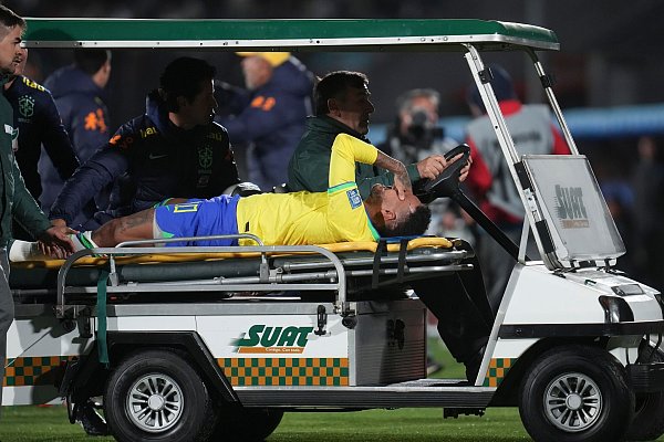 Ein Kreuzbandriss zwang Neymar zu einer langen Pause. - © Matilde Campodonico/AP/dpa